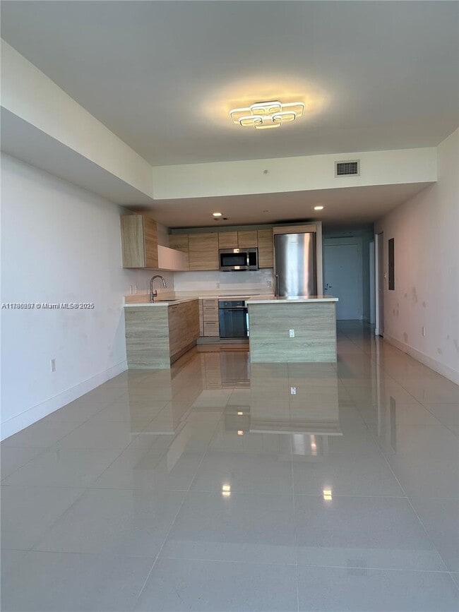 Building Photo - 2 bedroom in North Miami Beach FL 33160 Unit 904