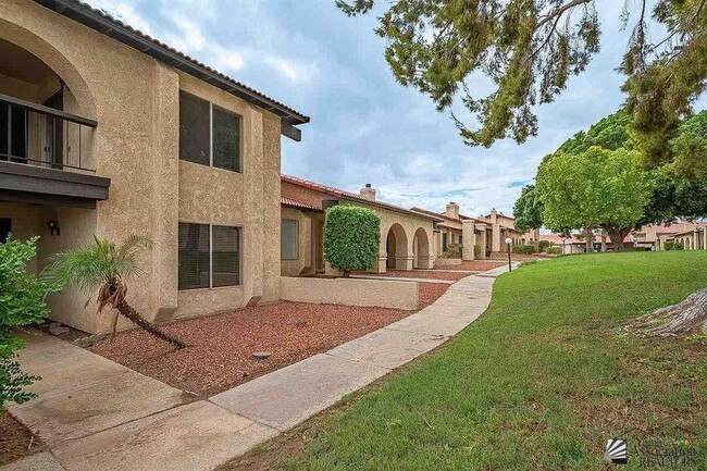 Building Photo - 2045 S 14th Ave Unit 10 Rental