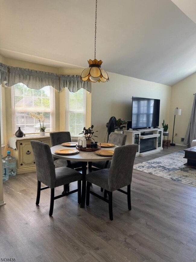 Photo - 1410 Pinhorn Dr