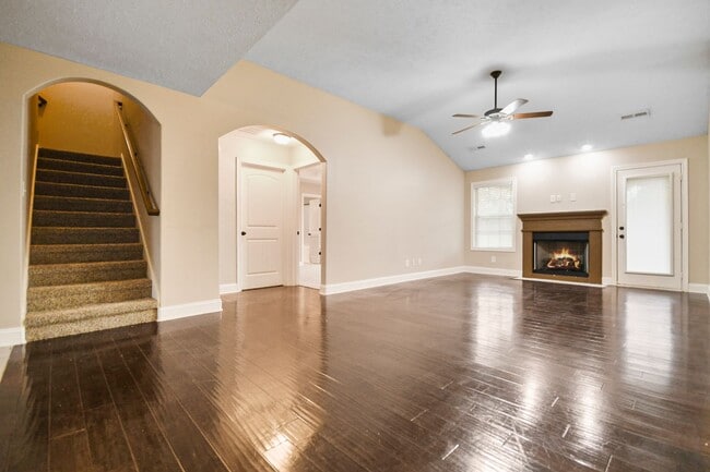 Photo - Pet Friendly Three Bedroom!