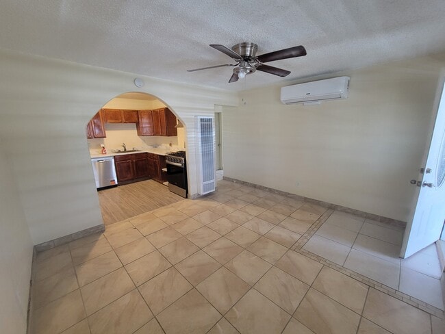 6614 Tamarisk Ave Unidad 1