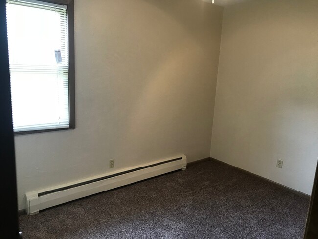Photo - Forestview 2 Bedroom Upper Apartment Unit Unit 1508-5