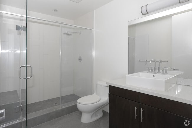 1HAB, 1BA, sala de estar - 1,202 ft² - Larchmont Lofts