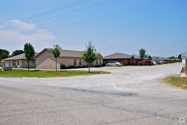 Photo - Estates of Bridgeport Apartments