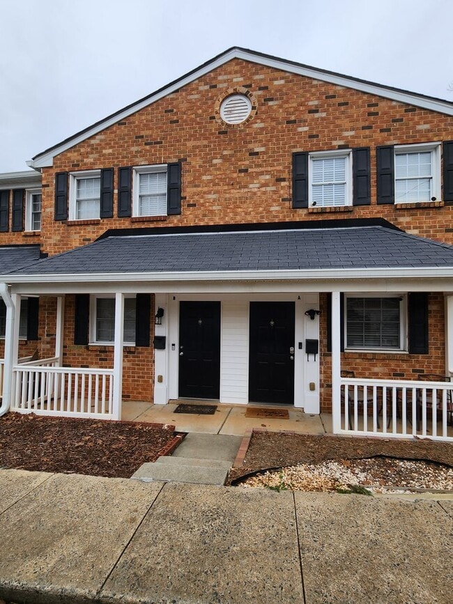 Building Photo - 2 Bedroom Condo in Midwood