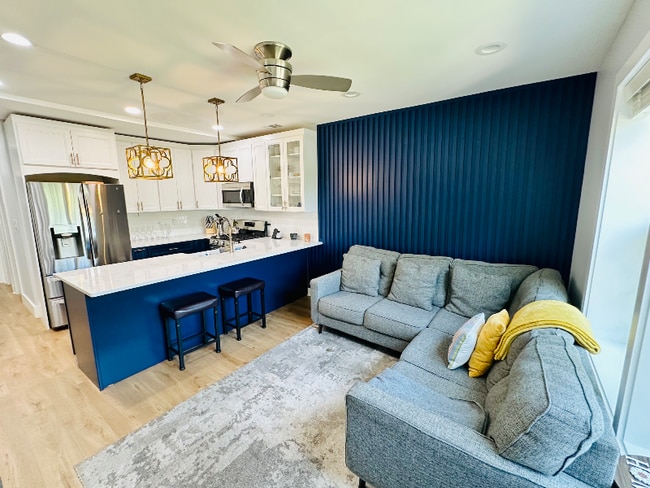 Photo - 216 21st St NE Unidad 2