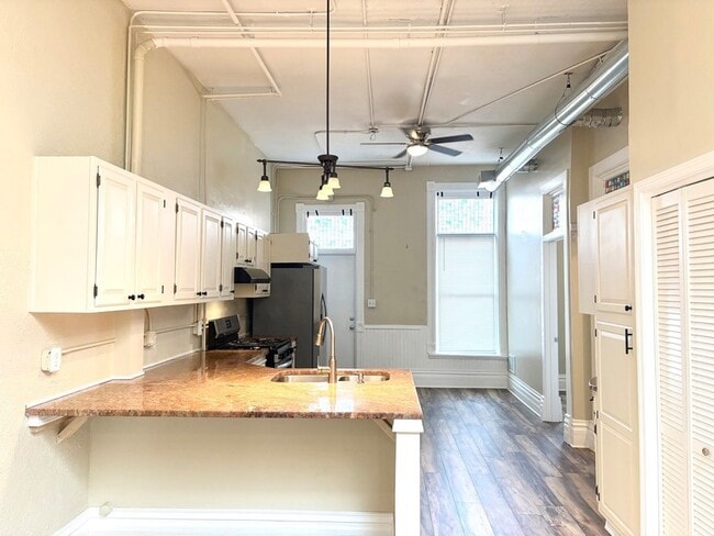 Photo - 10 N State St Unit Upper