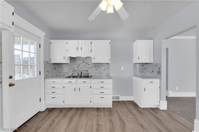 Photo - 1026 W Fourth St Unit 2/UP
