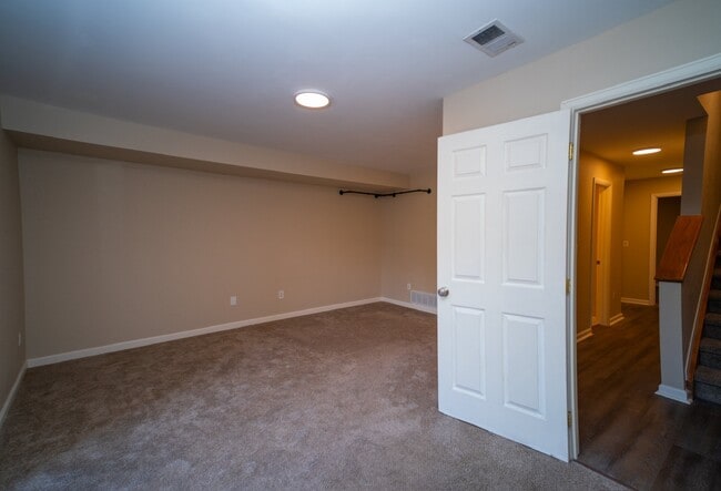 Photo - 2829 Springdale Ln