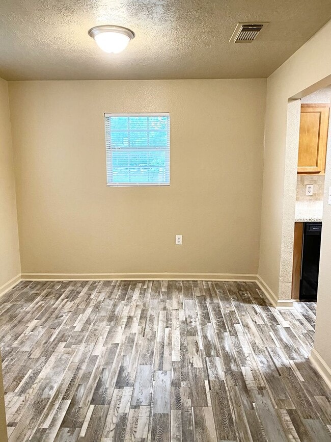 Photo - 1750 10th St