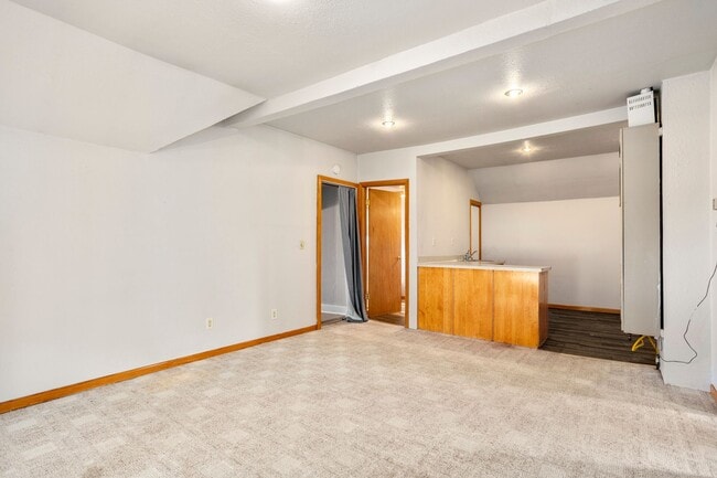 Photo - 120 W 5th St Unidad Upper