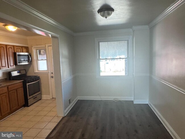 Photo - 1920 Nevill Rd