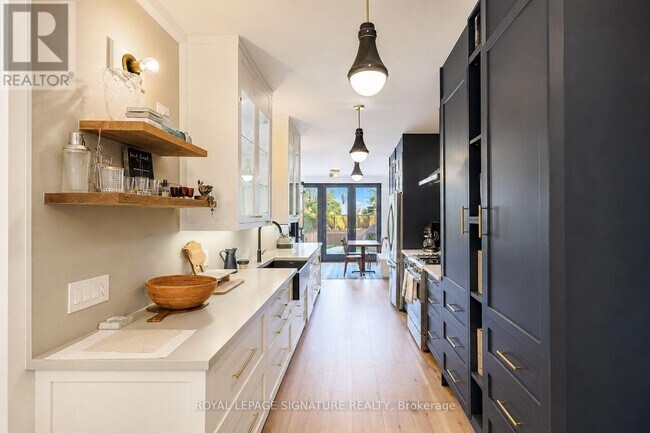 Photo - 132 Major St
