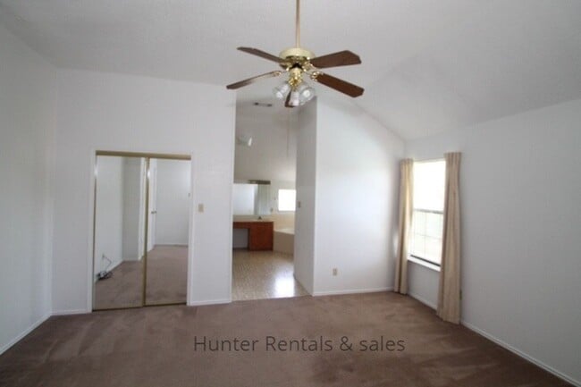 Photo - 300 Sioux Cir