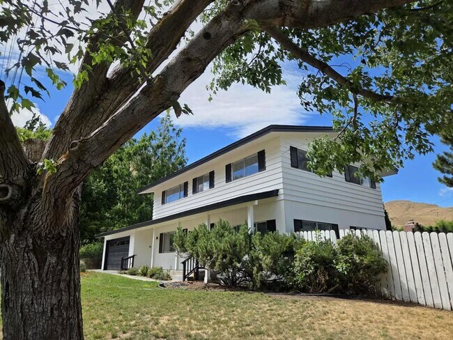 Photo - HUGE Number 2 Canyon ~ ~ 4 bedroom, 3 bath...
