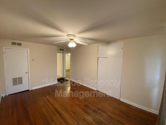 Photo - 1012 Julian Dr