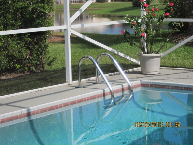 Pool w/Lake View - 6325 Winding Lake Dr