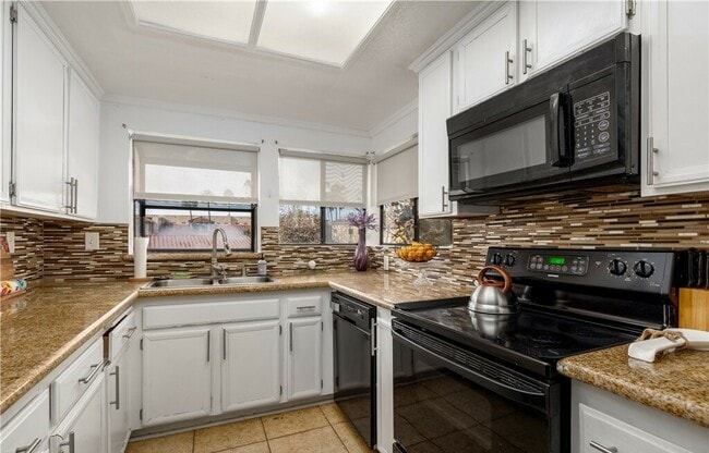 Photo - 12290 Corte Sabio