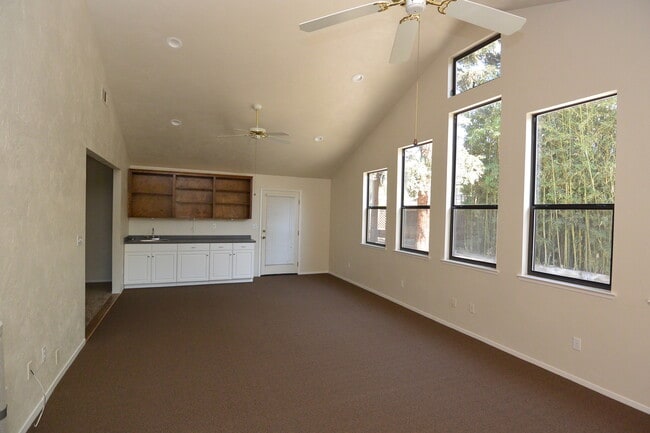 Photo - Green Acres Neighborhood