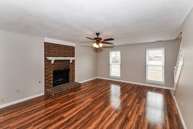 Photo - 2780 White Oak Dr