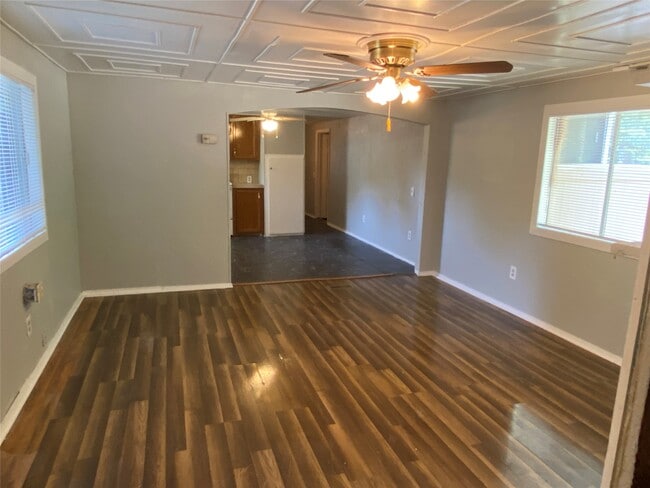 Building Photo - 109 Birchwood Dr