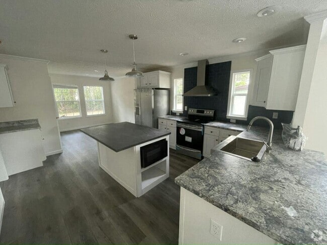 Building Photo - 15666 49th St N Rental