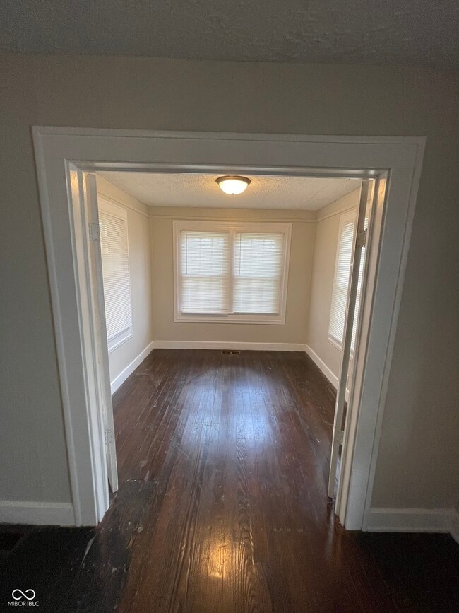 Photo - 47 N Ewing St