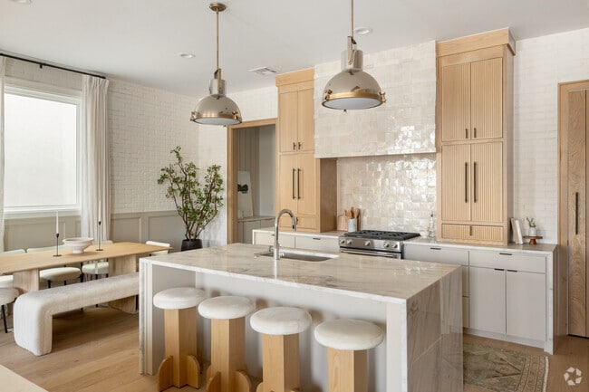 Building Photo - Highland Row Rental