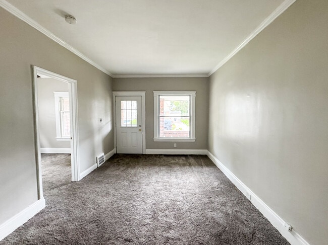 Building Photo - 2778 E 120th St