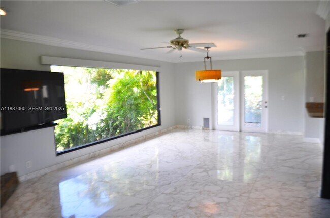 Photo - 1 Balfour Rd E