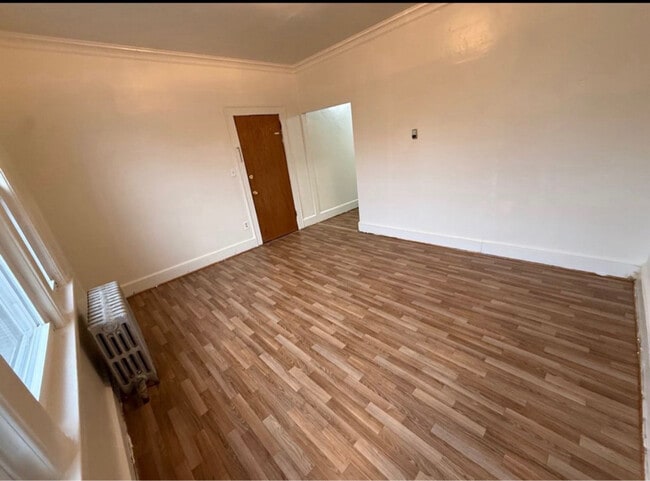 Photo - 939-941-941 Sheridan Ave Unit #R1