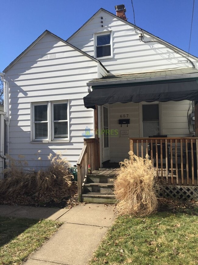 Building Photo - House for rent in the heart of Oakmont