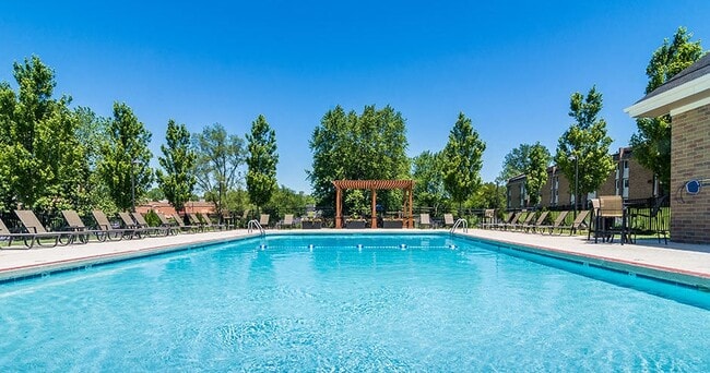 Prentiss Creek at Downers Grove Apartments
