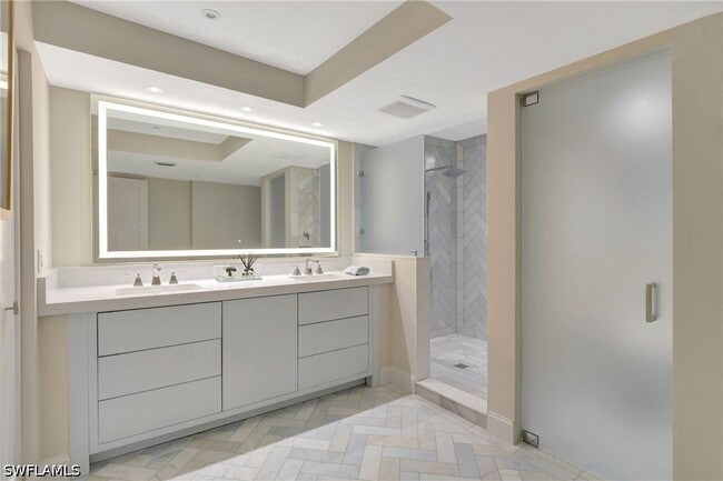 Photo - 2357 Gulf Shore Blvd N Unidad 107