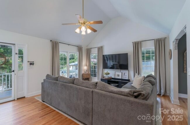 Photo - 106 Lincoln St