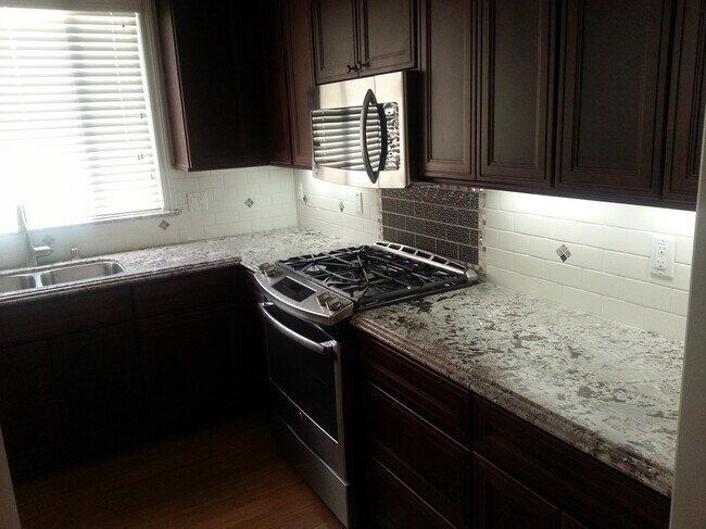 Photo - 2407 Mathews Ave