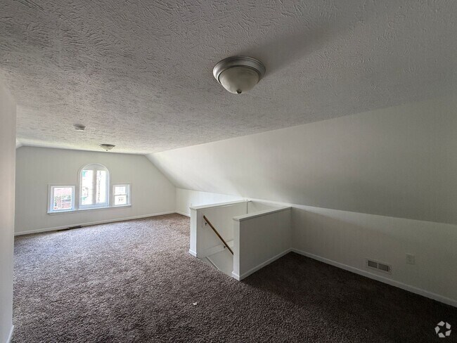 Building Photo - 942 W Edwards St Unit B Rental