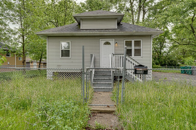 Building Photo - 1108 Magnolia Ave