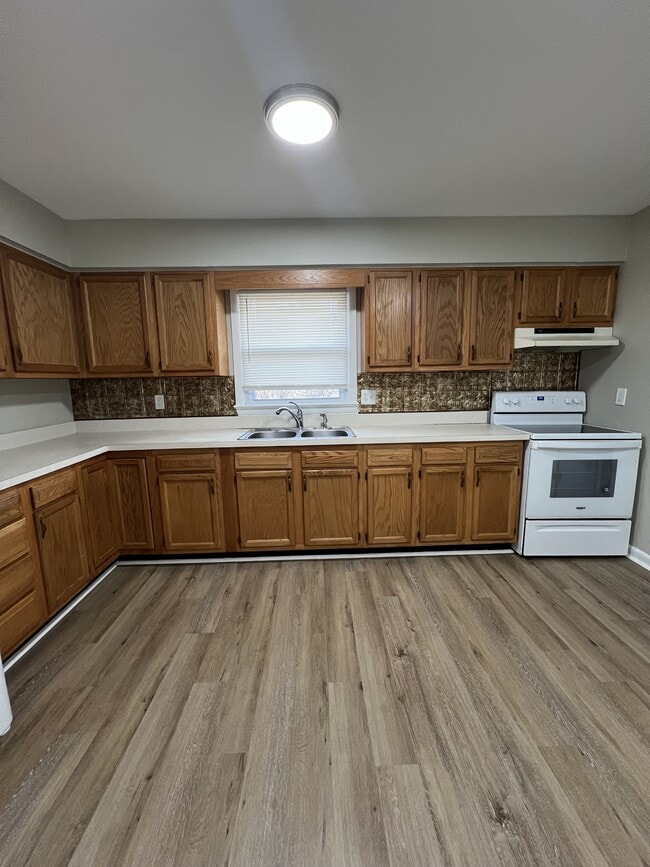 Photo - 413 Bailey Ln