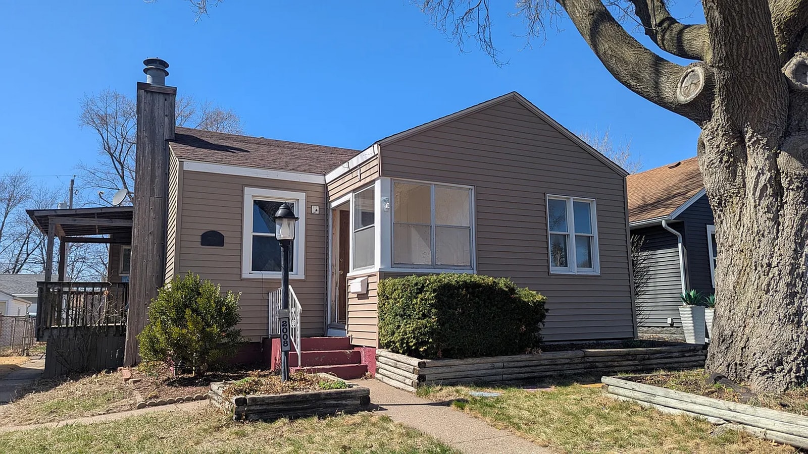 3BR Ranch-Style Home in Rock Island! - 3BR Ranch-Style Home in Rock Island!