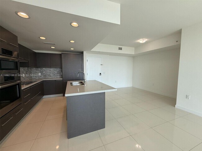 Photo - 7825 NW 107th Ave Unit 703