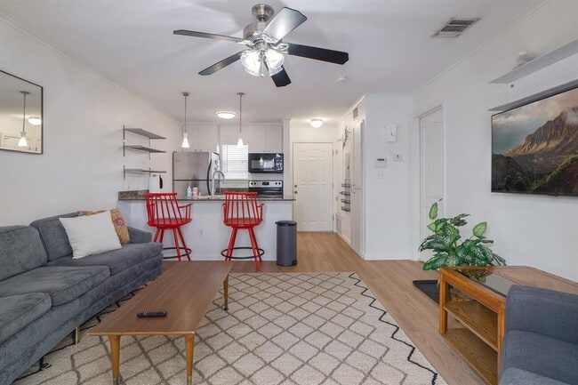 Photo - 1422 Collier St Unit 105