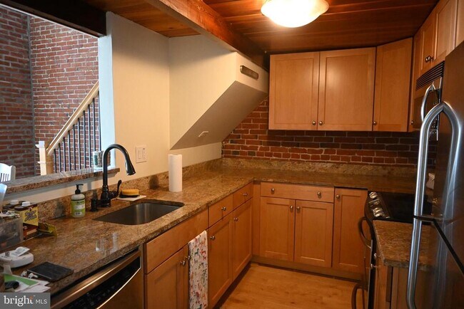 Photo - 50 N Front St