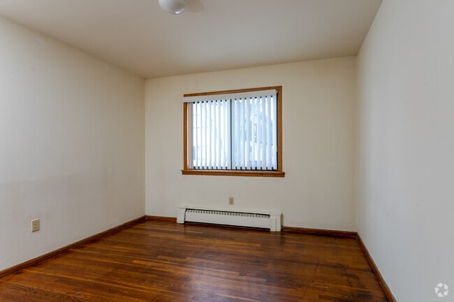 1BR, 1BA - Oakridge Apartments