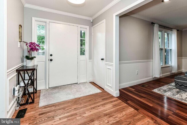Building Photo - 10428 Collingham Dr Rental