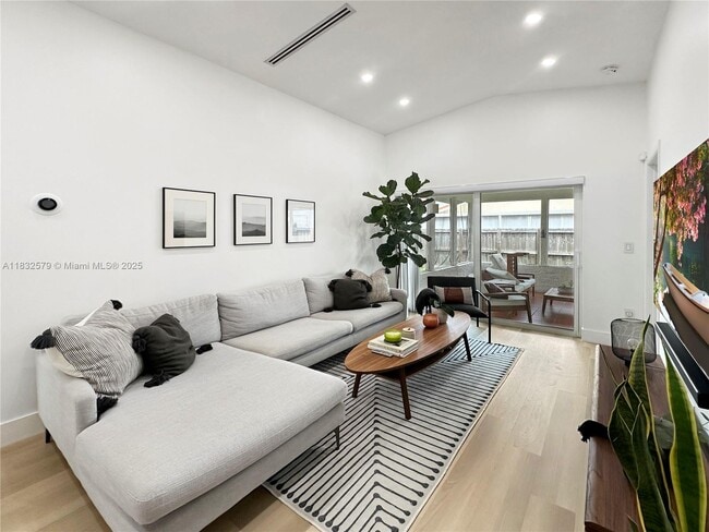 Building Photo - 10831 SW 159th Terrace Rental