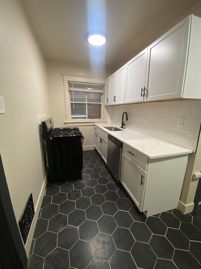 Photo - 2037 Maury Ave Unit A