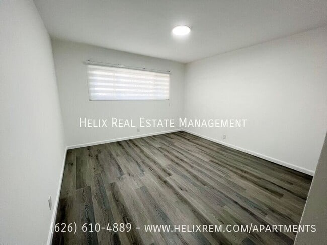 1063 Justin Ave