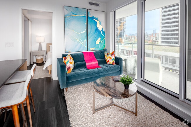 2 BR, 1 BA - 655 SF