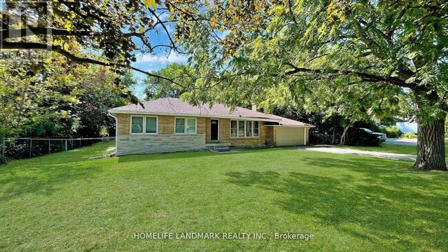 Photo - 11 Uplands Ave